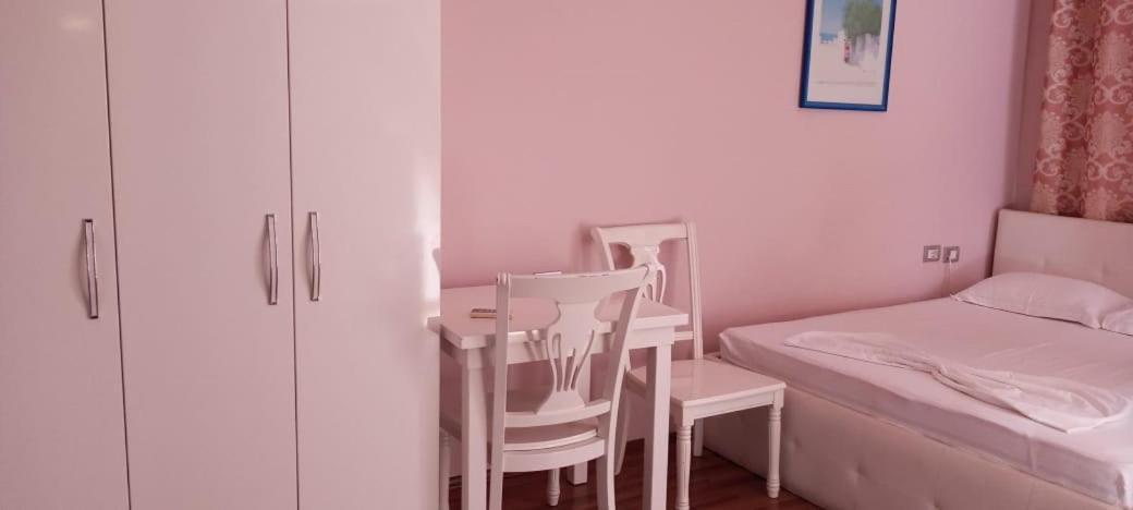 British Hotel Himare Luaran gambar