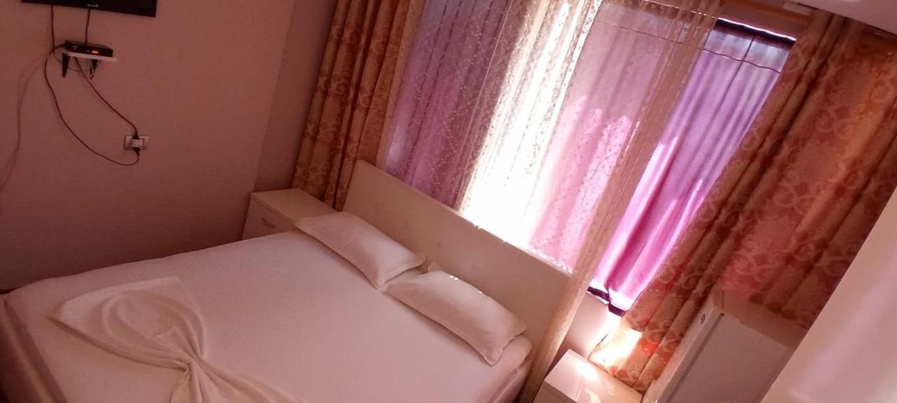 British Hotel Himare Luaran gambar