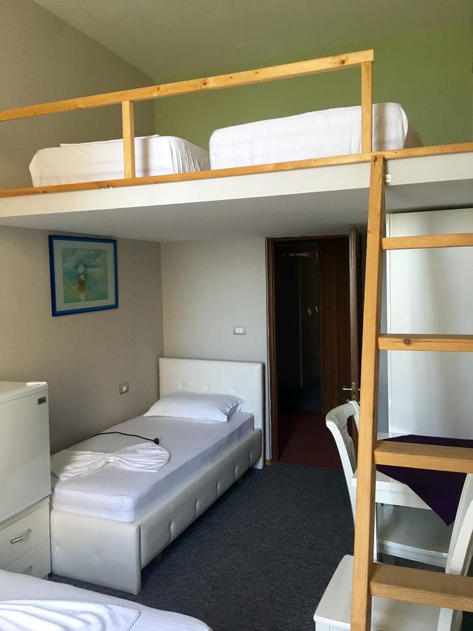 British Hotel Himare Luaran gambar