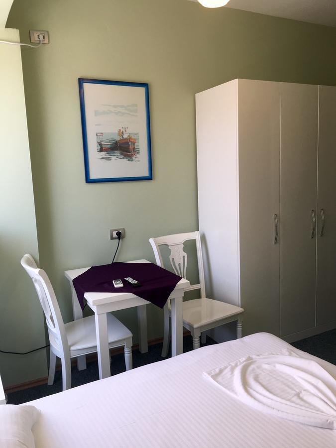 British Hotel Himare Luaran gambar