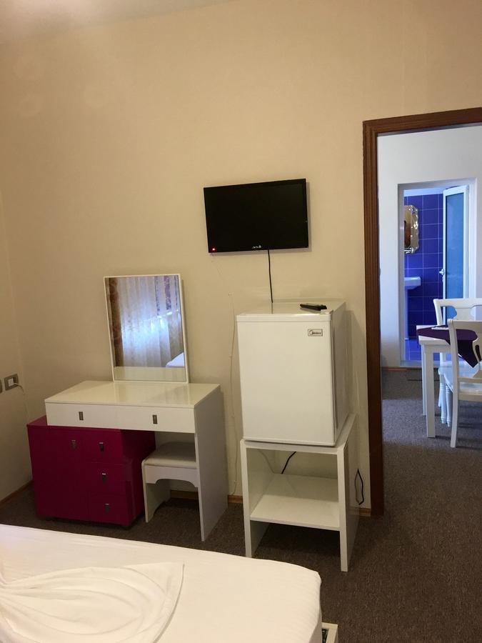 British Hotel Himare Luaran gambar